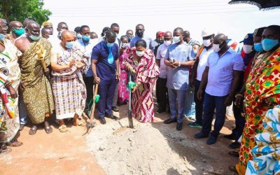 FIRST LADY CUTS SOD FOR LIBRARY AT BORTIANOR